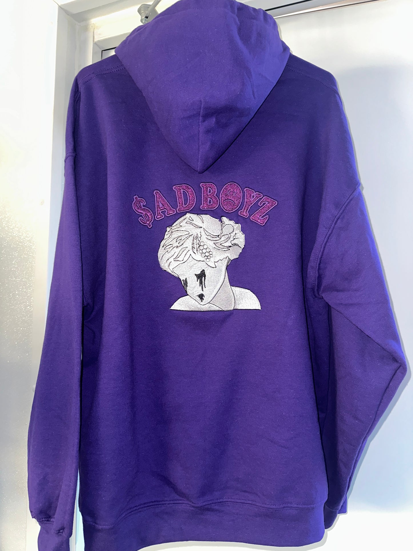 SUDADERA CON CAPUCHA $AD BOYZ 2 (LETRAS MORADA BRILLANTES)