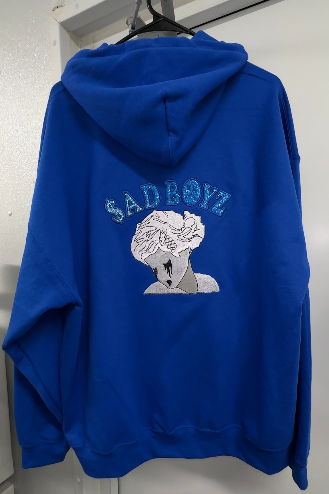 $AD BOYZ 2 HOODIE (Letras Azules Brillantes)