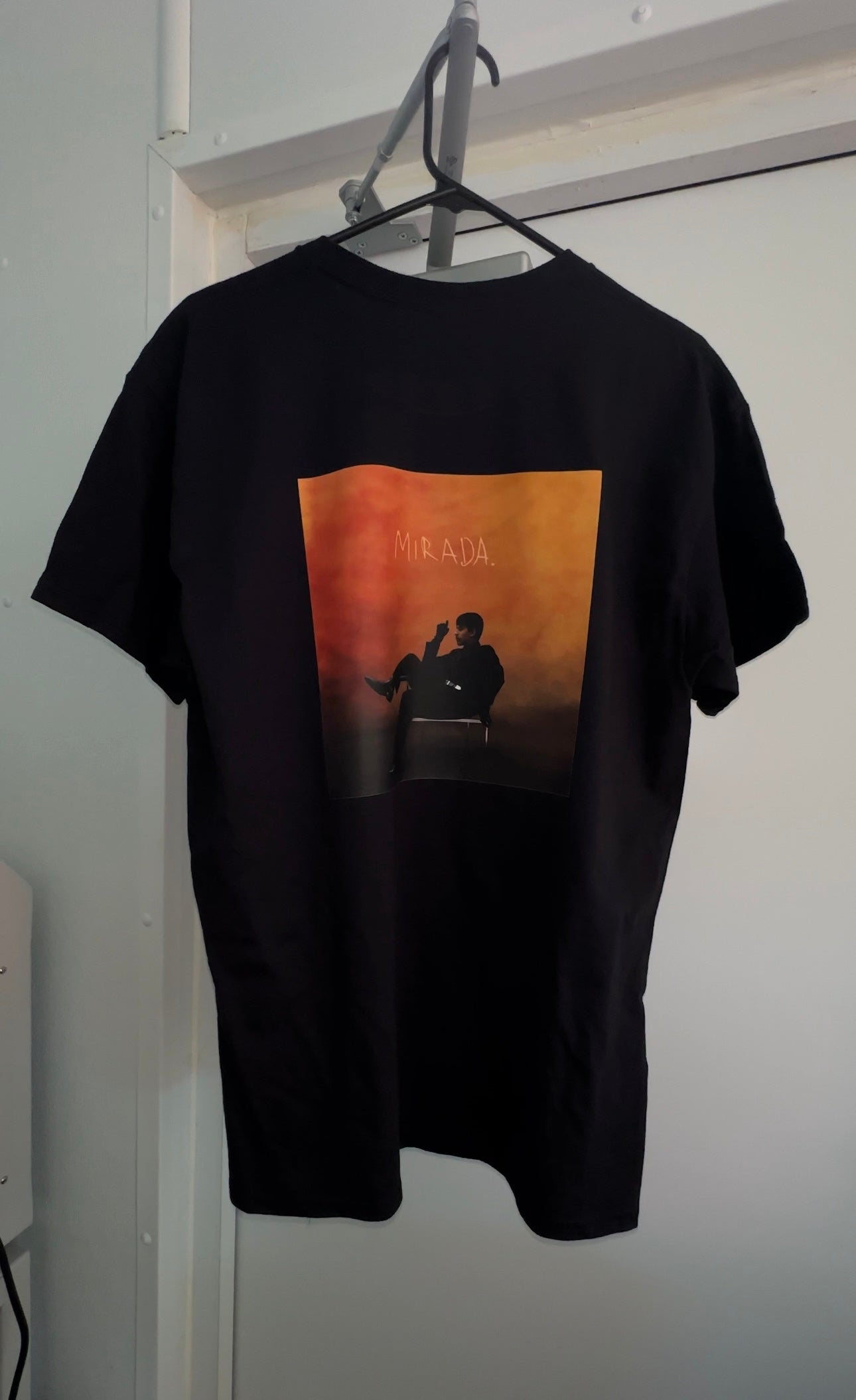 Mirada Tee