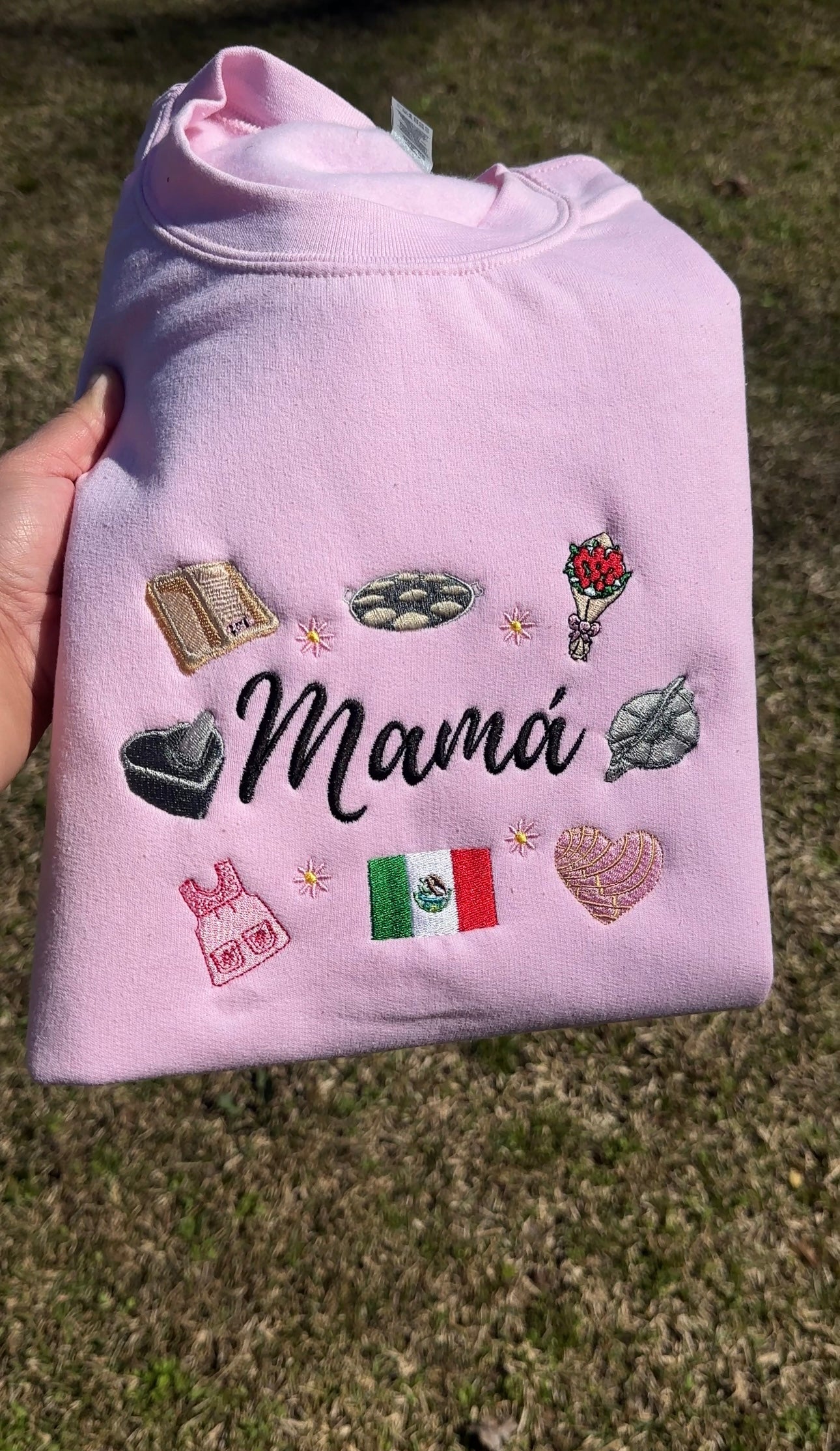 Mamá Embroidered Sweatshirt