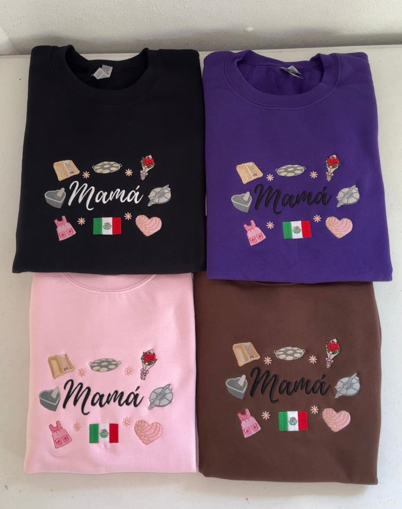 Mamá Embroidered Sweatshirt